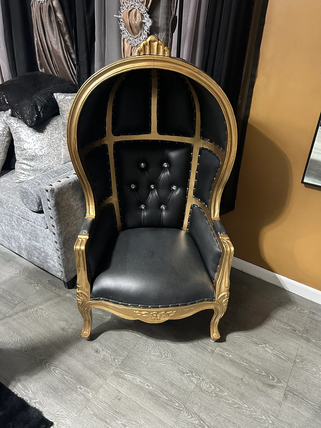Black and Gold Throne Chair - photo 2