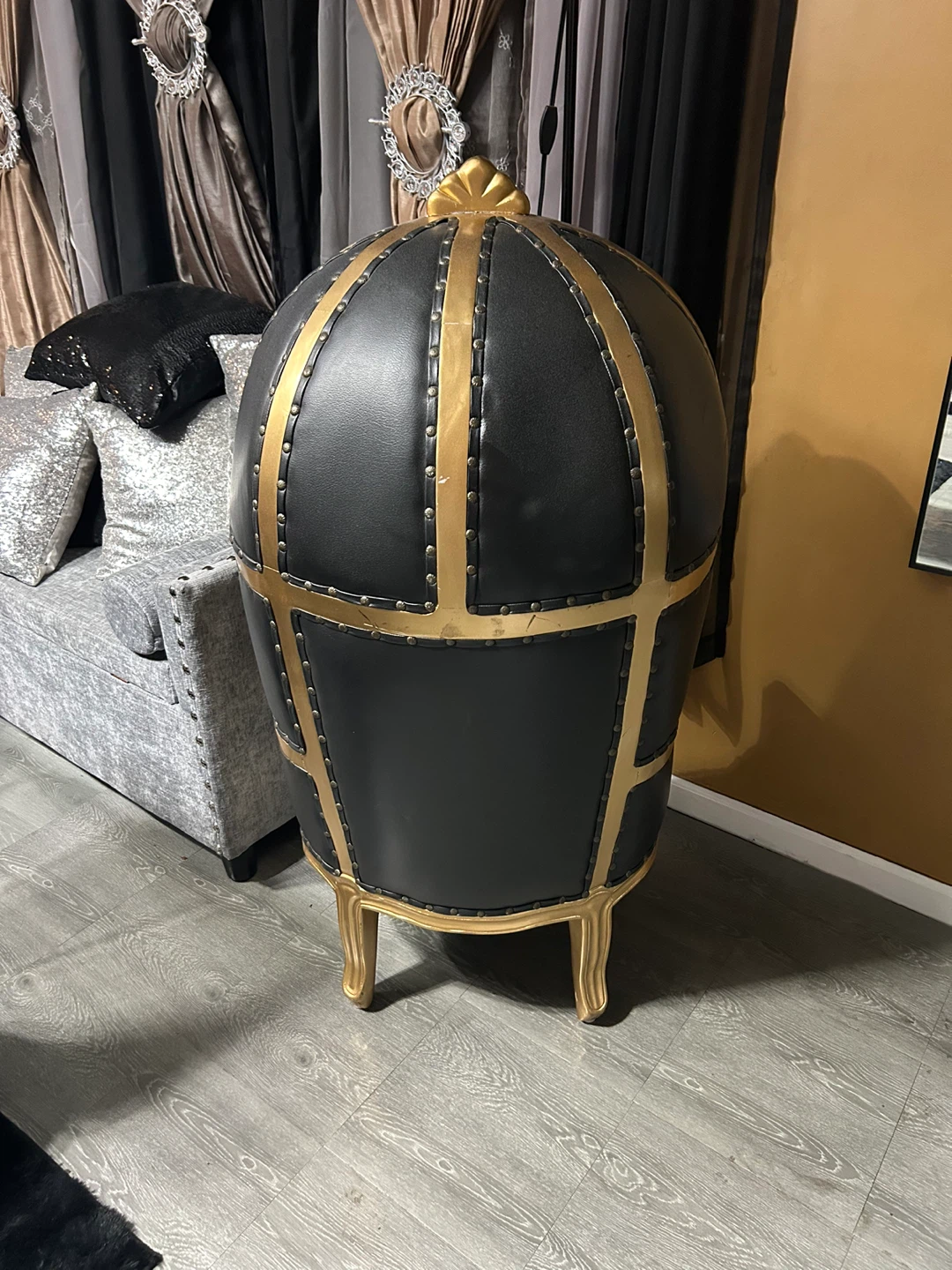 Black and Gold Throne Chair - photo 4