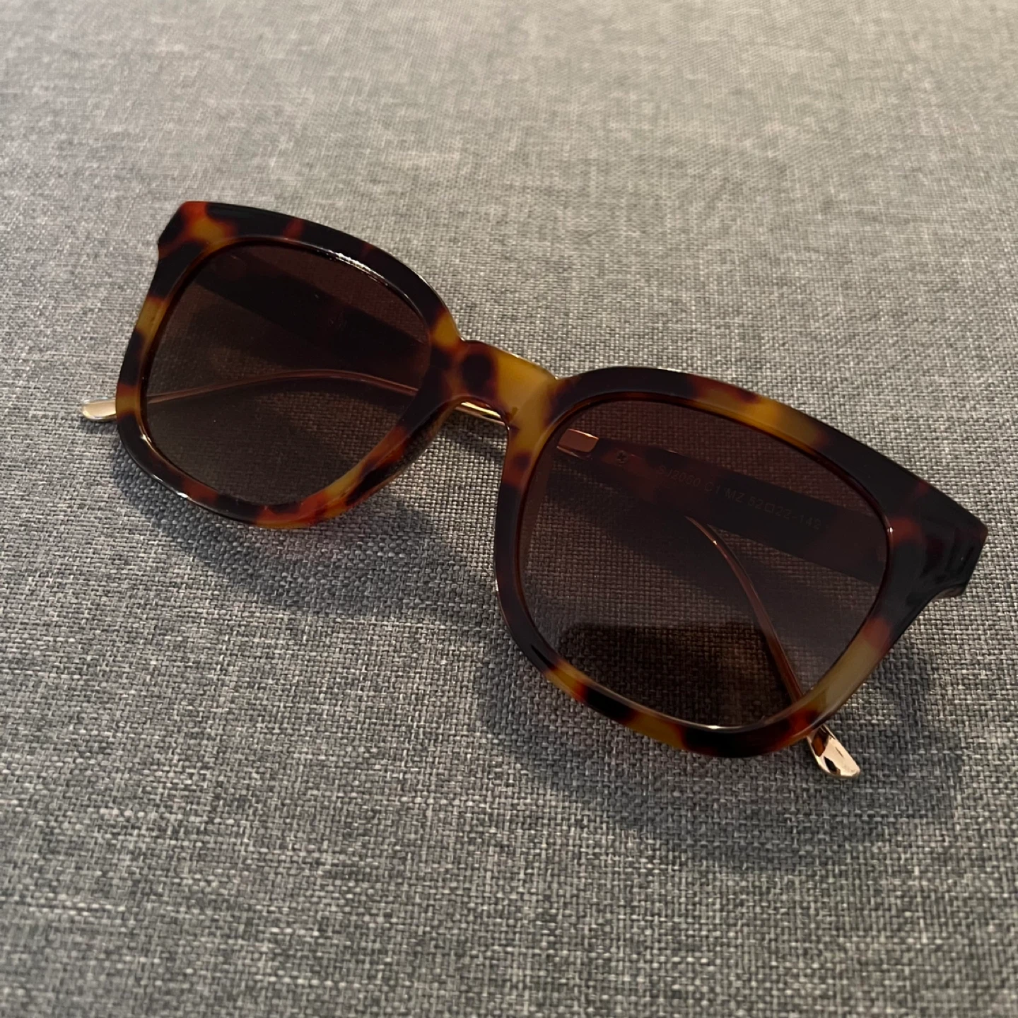 SOJOS Classic Square Polarized Sunglasses