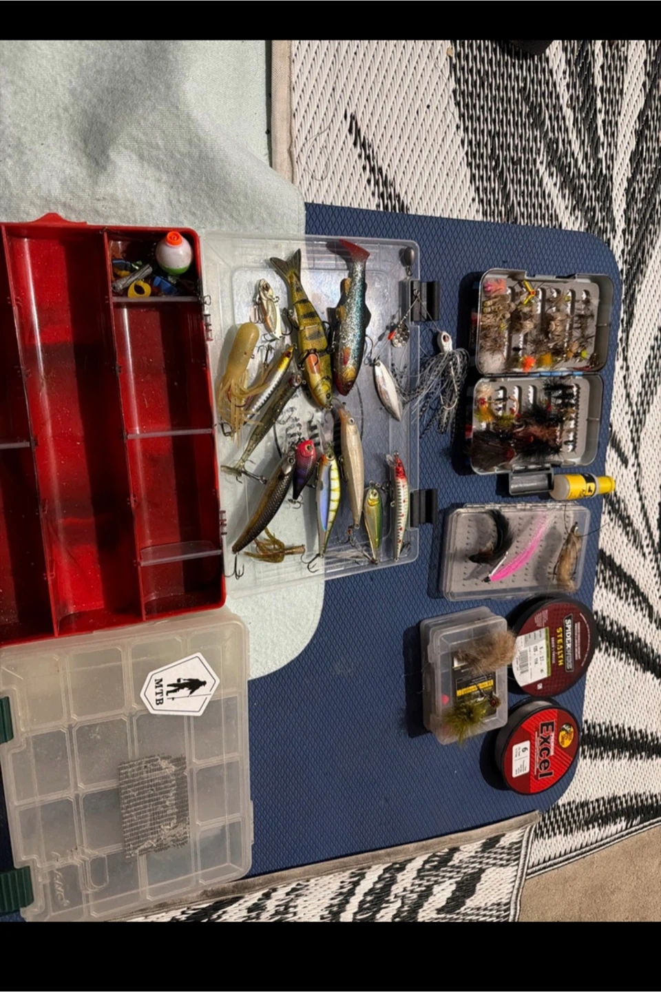 Fly fishing flys and fishing lures and fishing line high quality