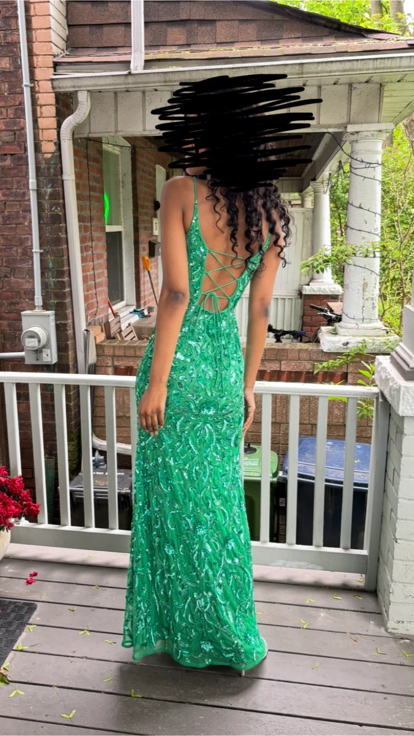 Stunning Green Sequin  Formal gown - photo 2