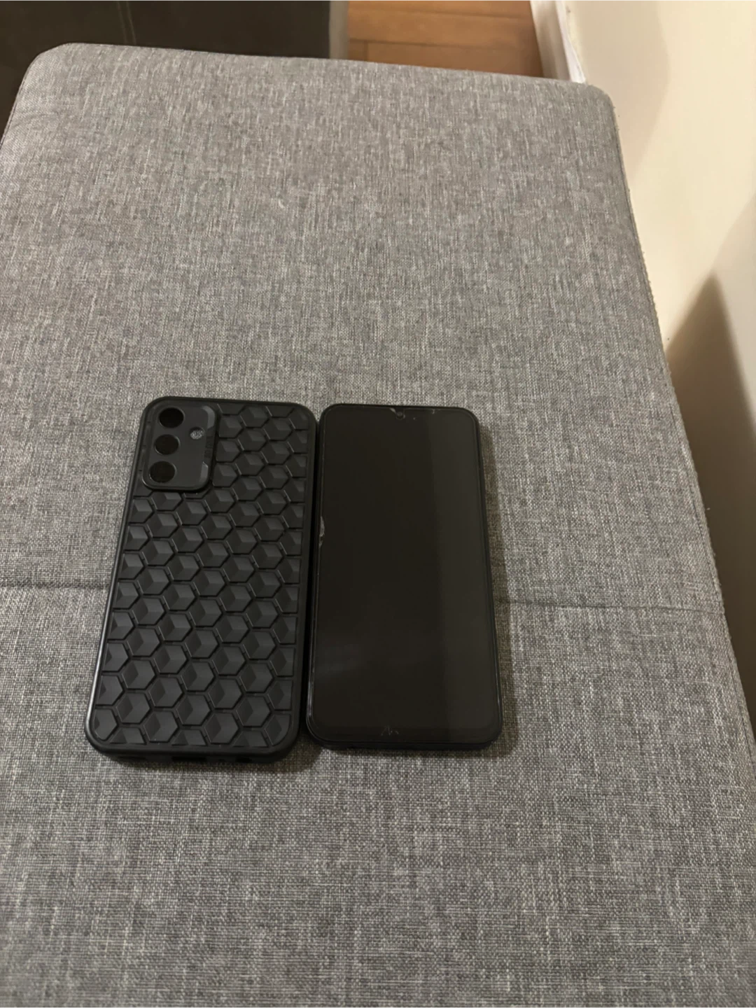 Samsung Phone with Black Honeycomb Case - photo 2