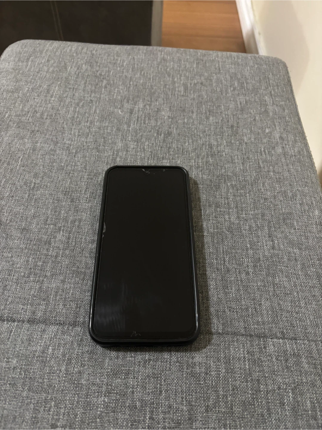 Samsung Phone with Black Honeycomb Case - photo 3