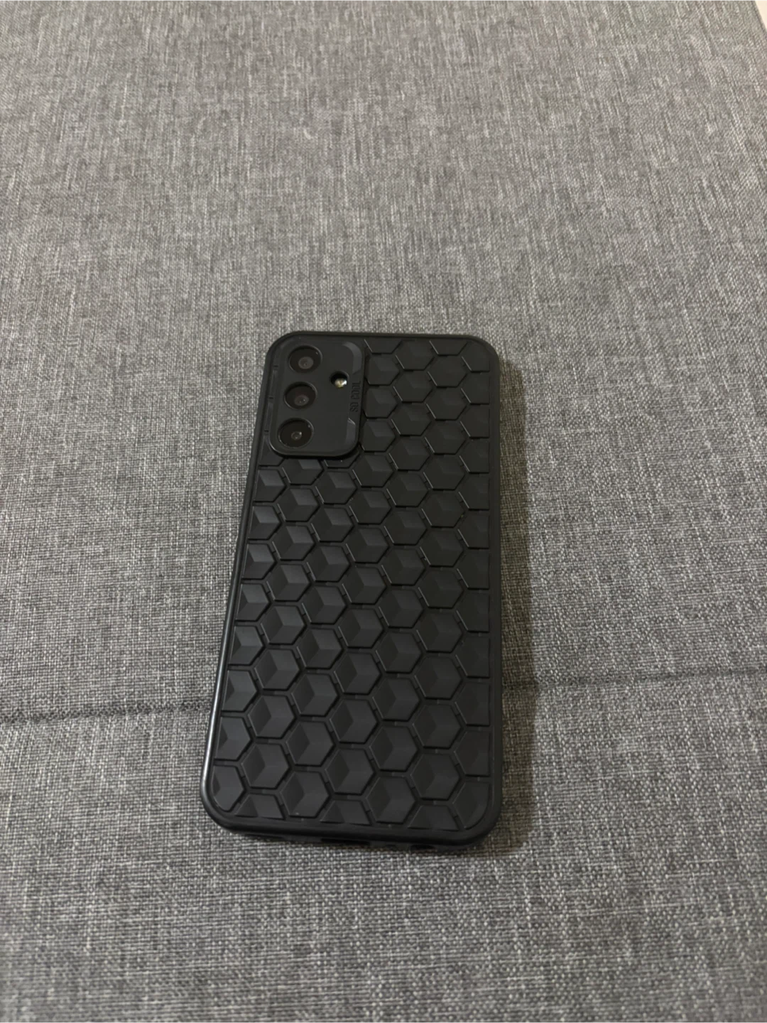 Samsung Phone with Black Honeycomb Case - photo 4