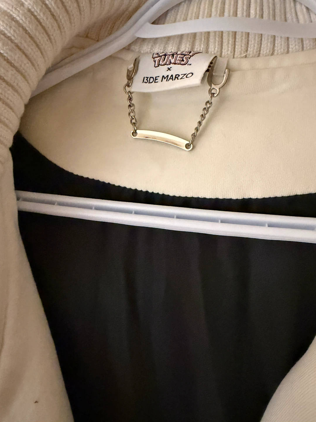 13DE MARZO x Looney Tunes Black Puffer Jacket with Bugs Bunny - photo 3
