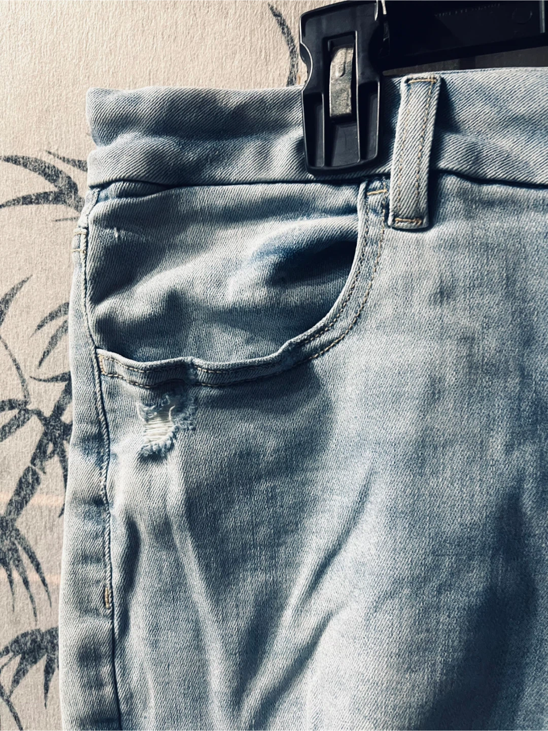 American Eagle Light Wash Ripped Denim Curvy Jeggings  18 long - photo 3