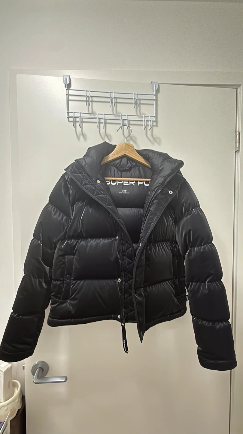 Aritzia The Super Puff™ Shorty Liquid Shine Jacket - Black