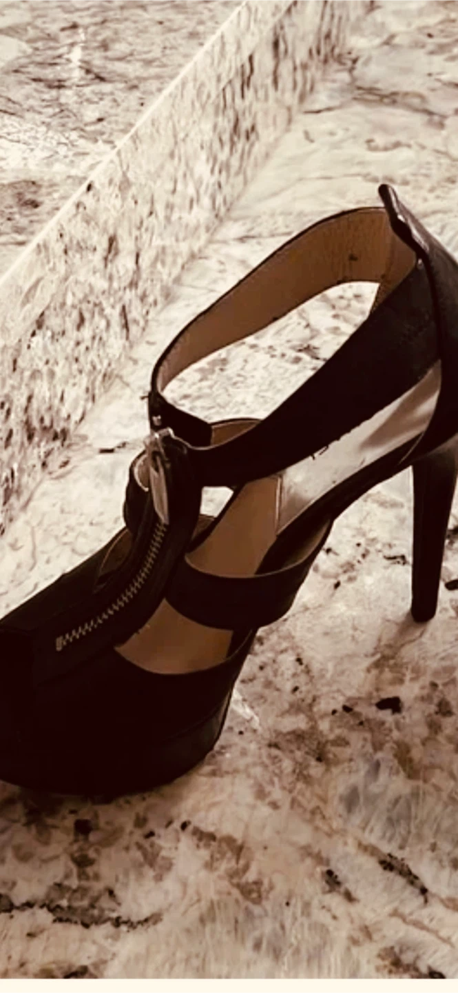 Michael Kors Black Heels - photo 2