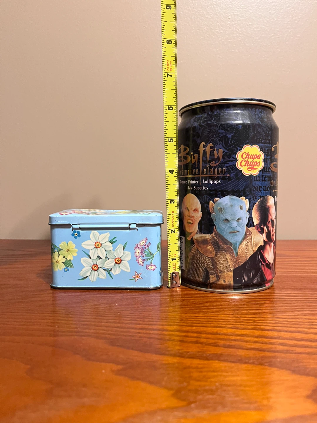 VINTAGE FLORAL & BUFFY VAMPIRE SLAYER TIN - photo 2