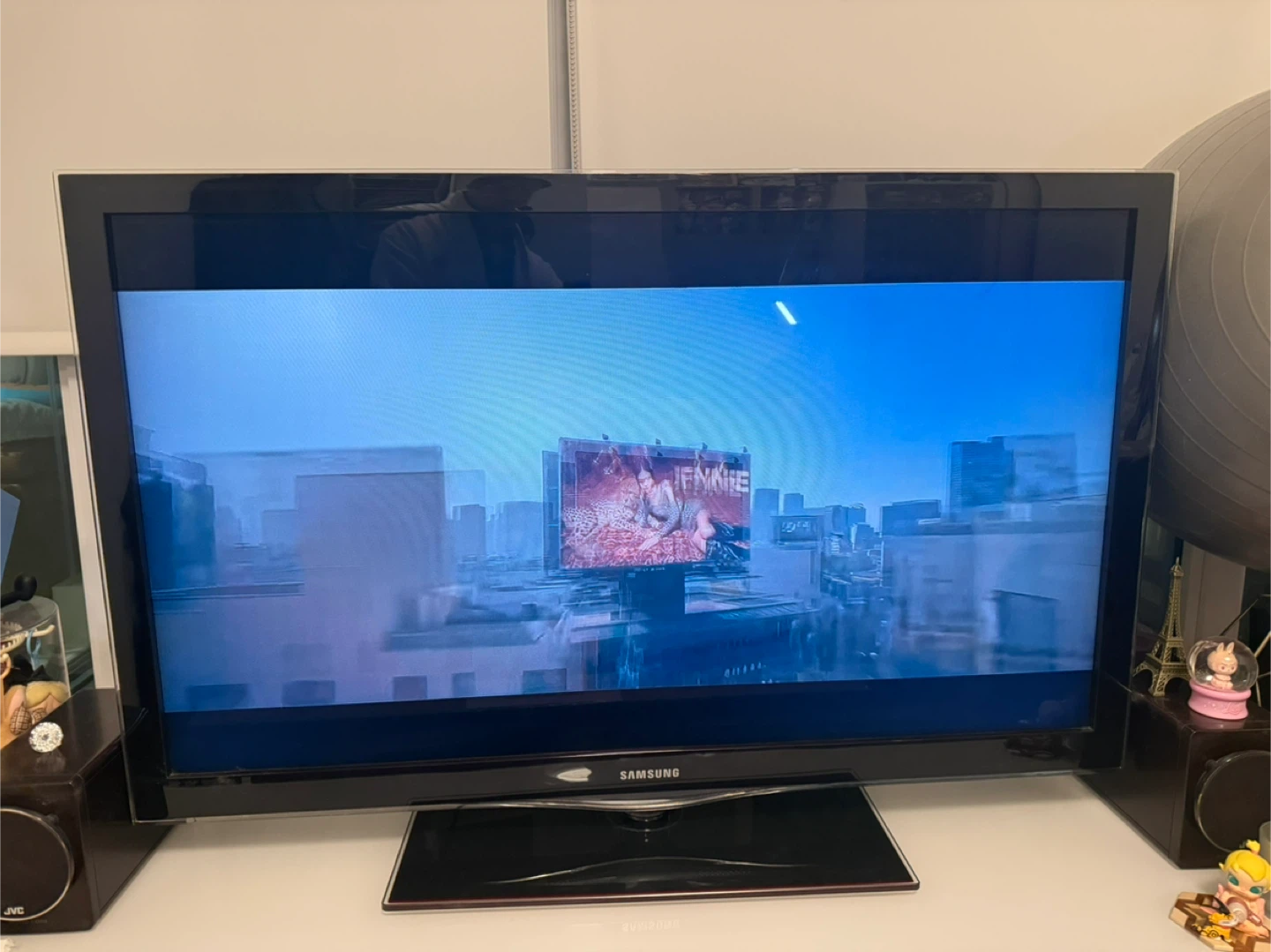 Samsung 45 Flat Screen TV - photo 2