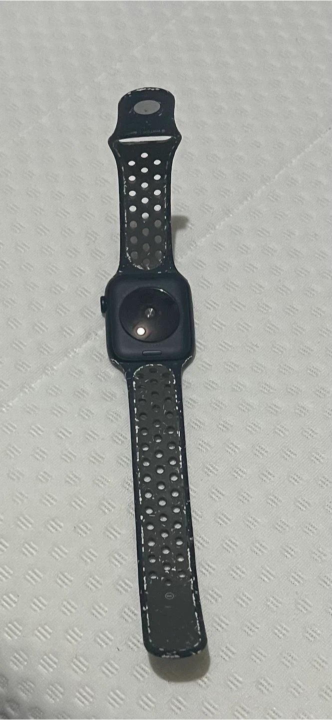 Apple Watch SE 2nd Gen 44mm – Like New – Box & Charge - photo 3