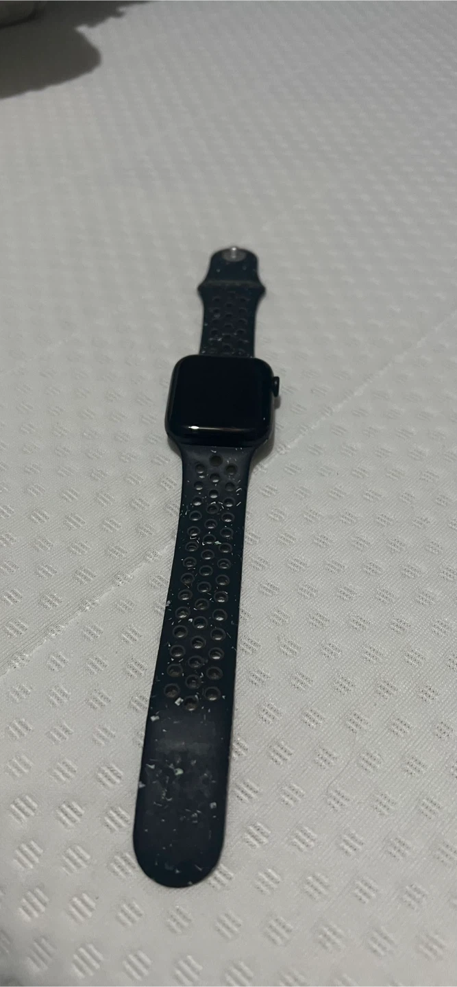 Apple Watch SE 2nd Gen 44mm – Like New – Box & Charge