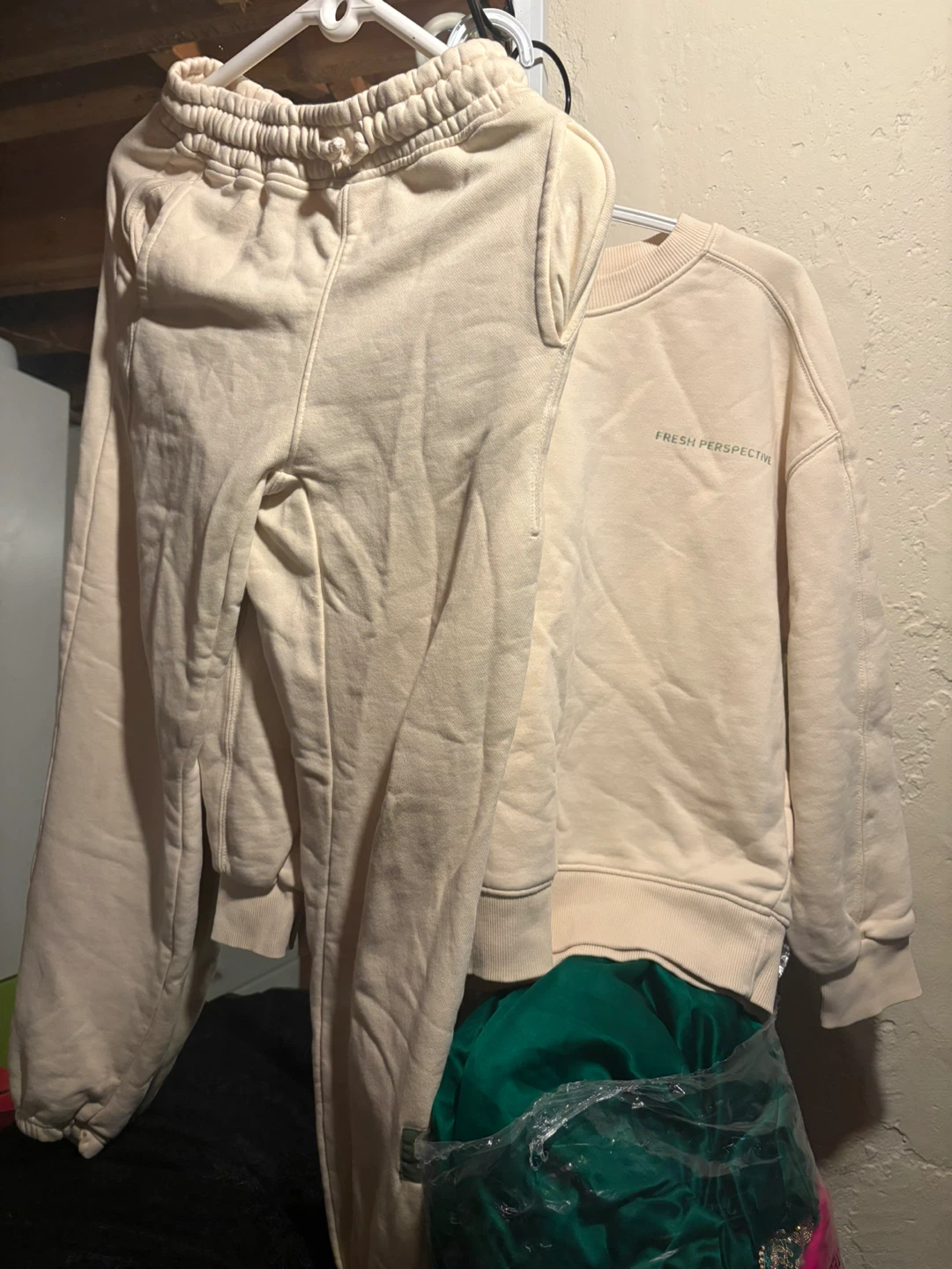 Air Jordan T-Shirt and Fresh Perspective Sweatshirt Set - photo 4
