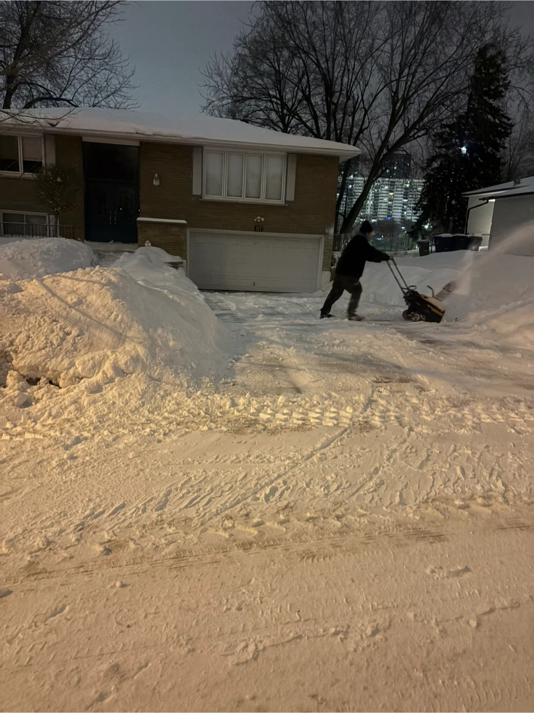Need your drive shovelled?? - photo 3