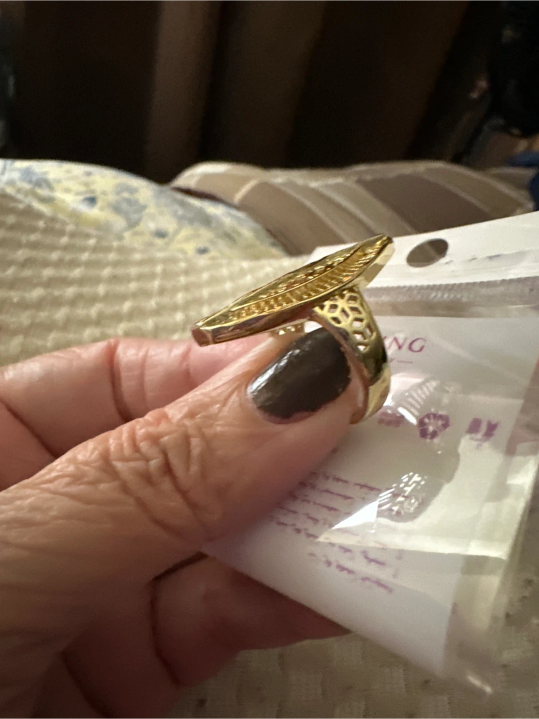 14k Gold laminated Oval Filigree Statement Ring - photo 3