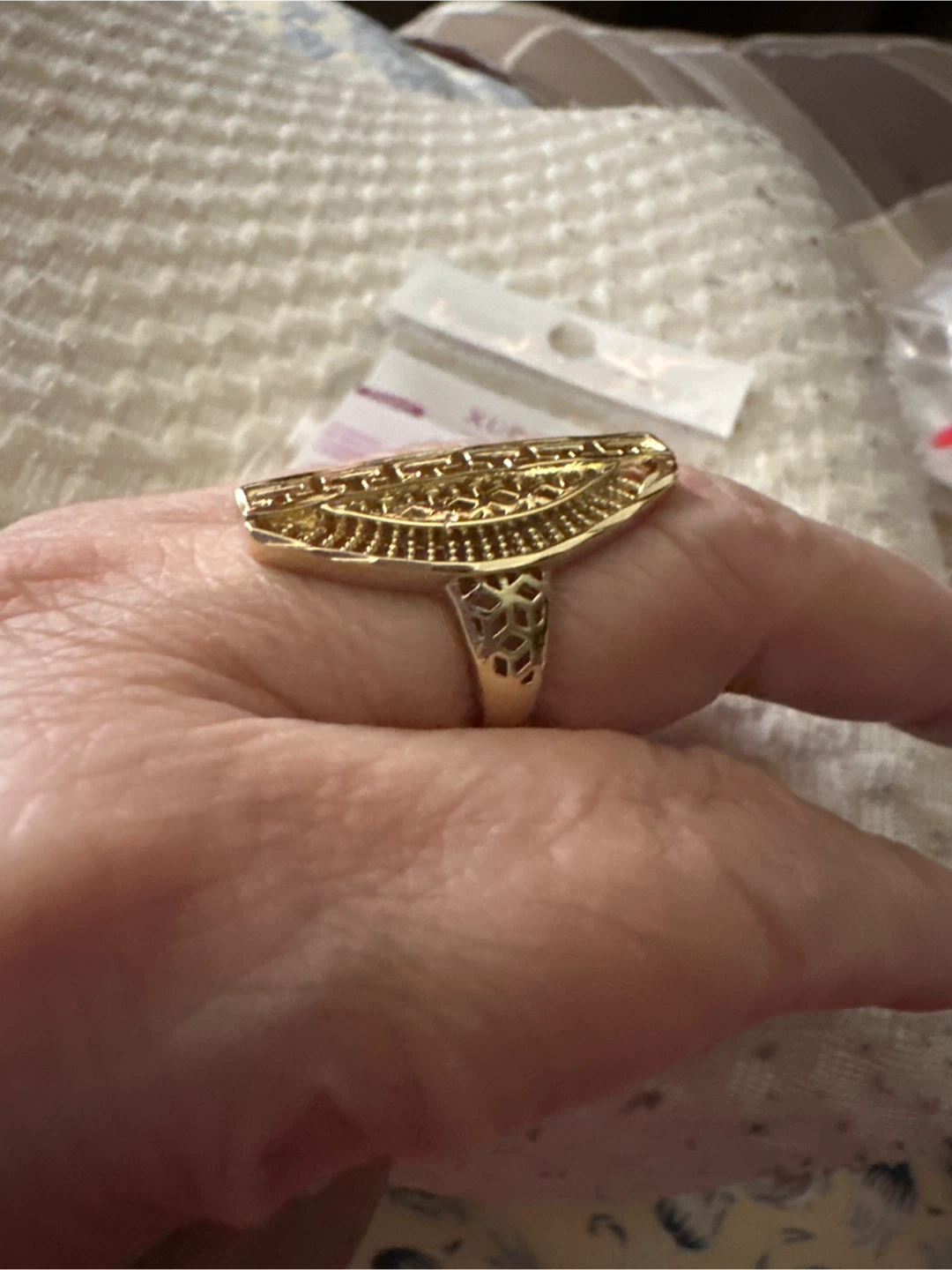 14k Gold laminated Oval Filigree Statement Ring - photo 2