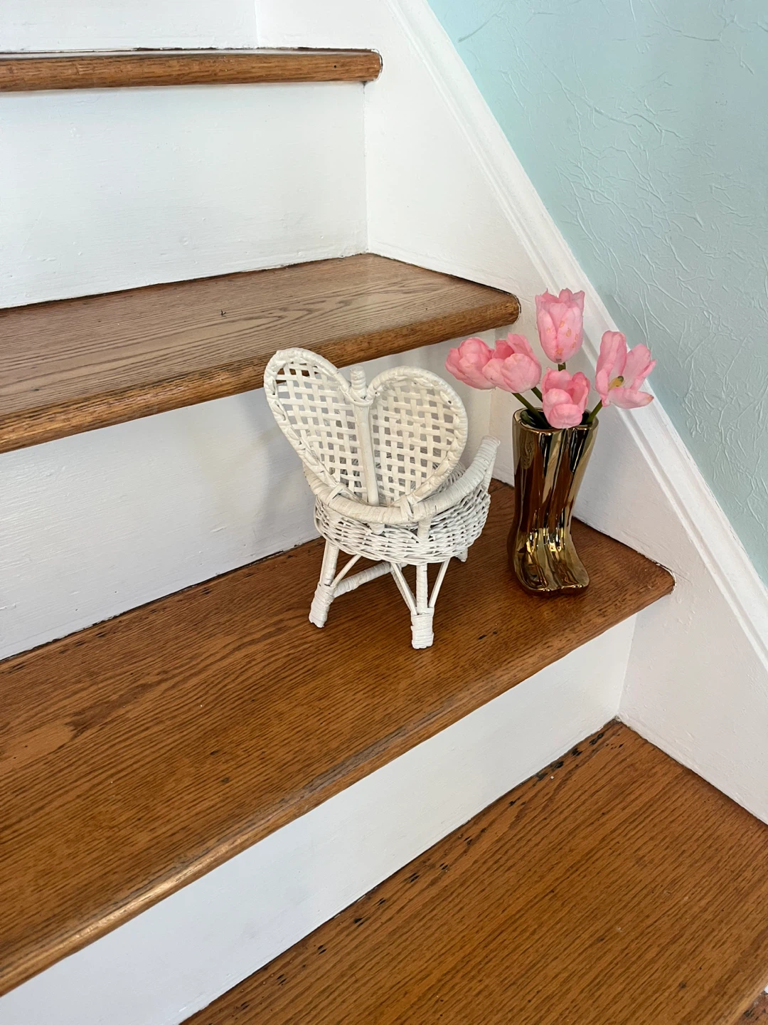 WHITE HEART SHAPED WICKER CHAIR - photo 2