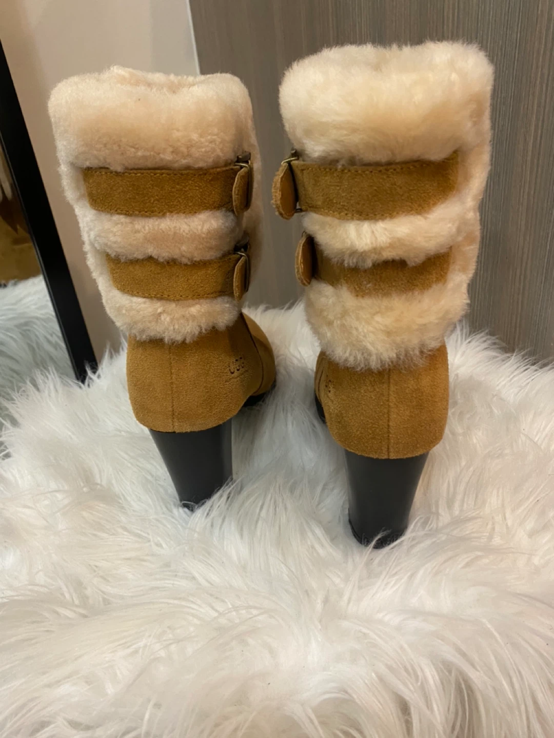 UGG Australian Shepherd Boots - Size 40 - photo 2