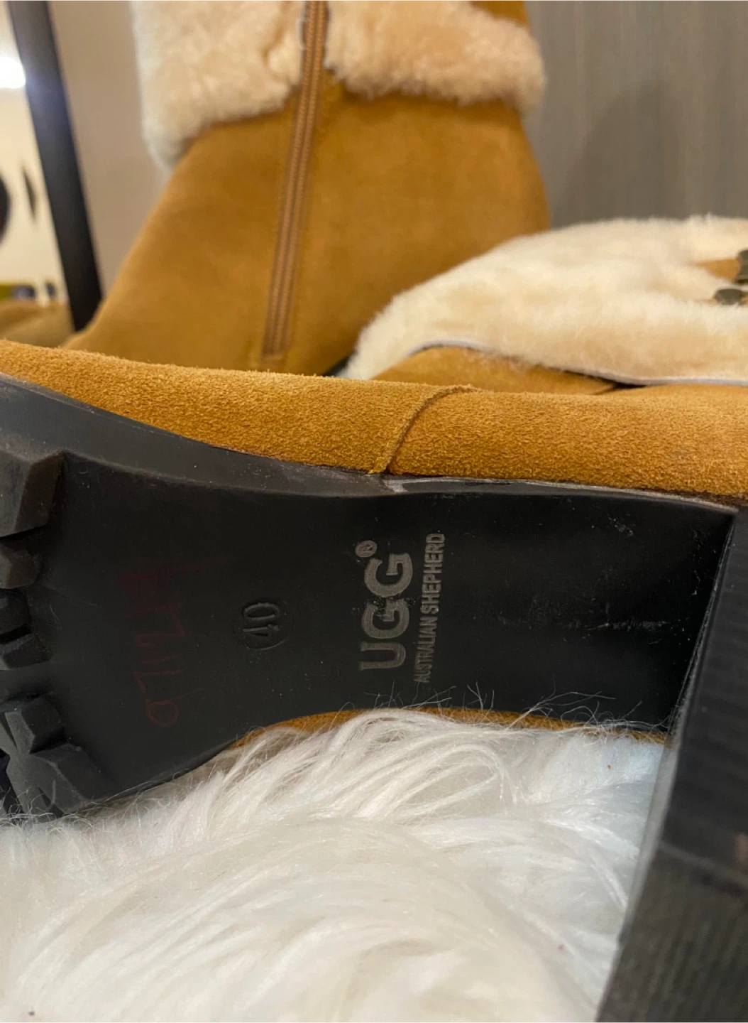 UGG Australian Shepherd Boots - Size 40 - photo 3