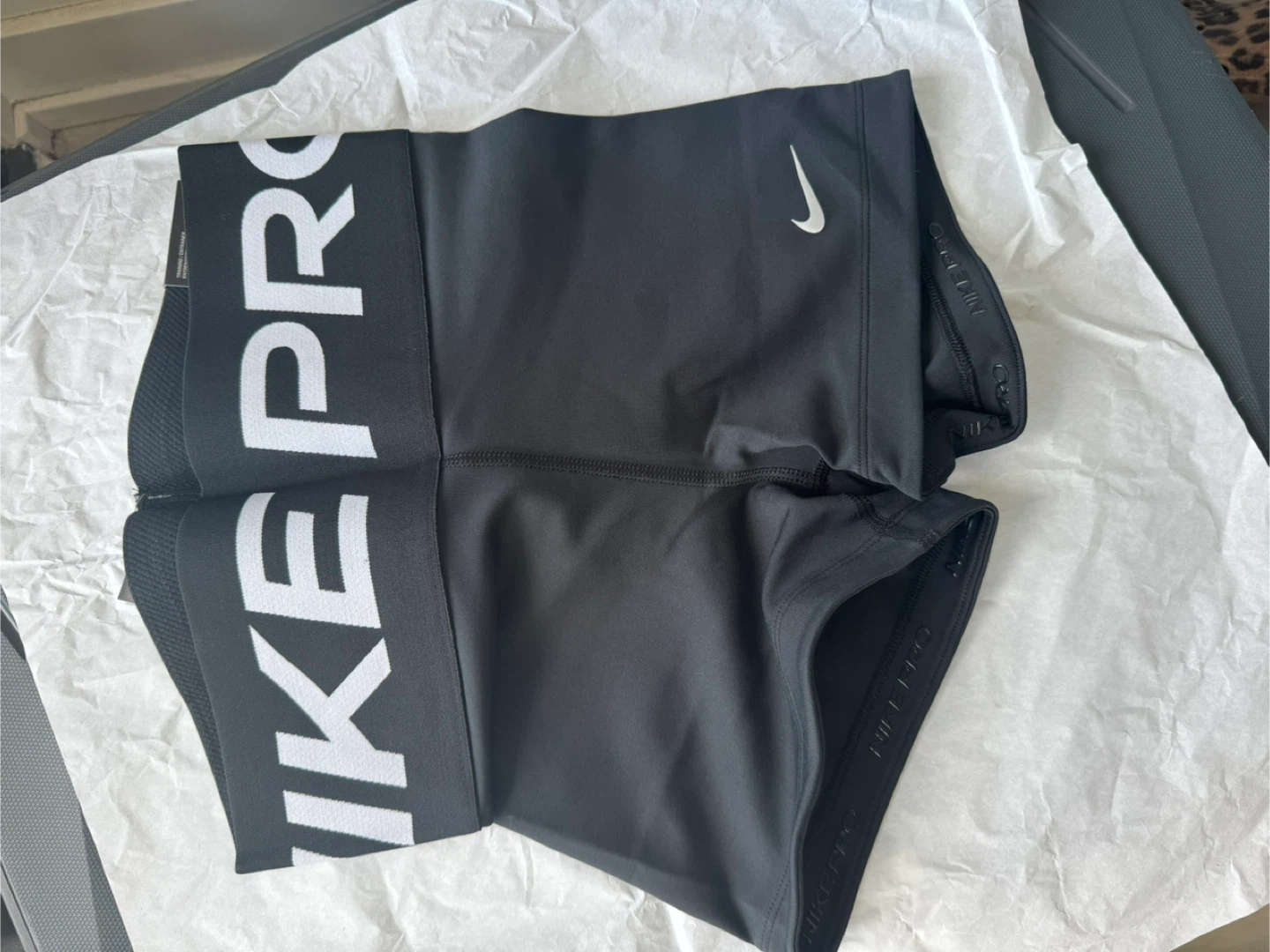 Nike Pro Epic Luxe Training Shorts & Nike Tee - photo 4