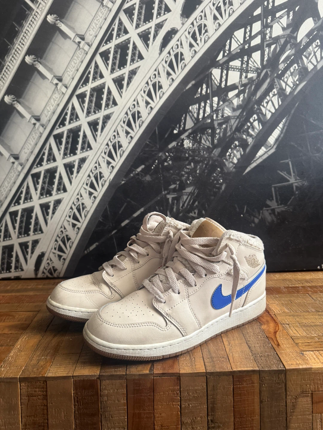 Air Jordan 1 Mid SE Sneakers