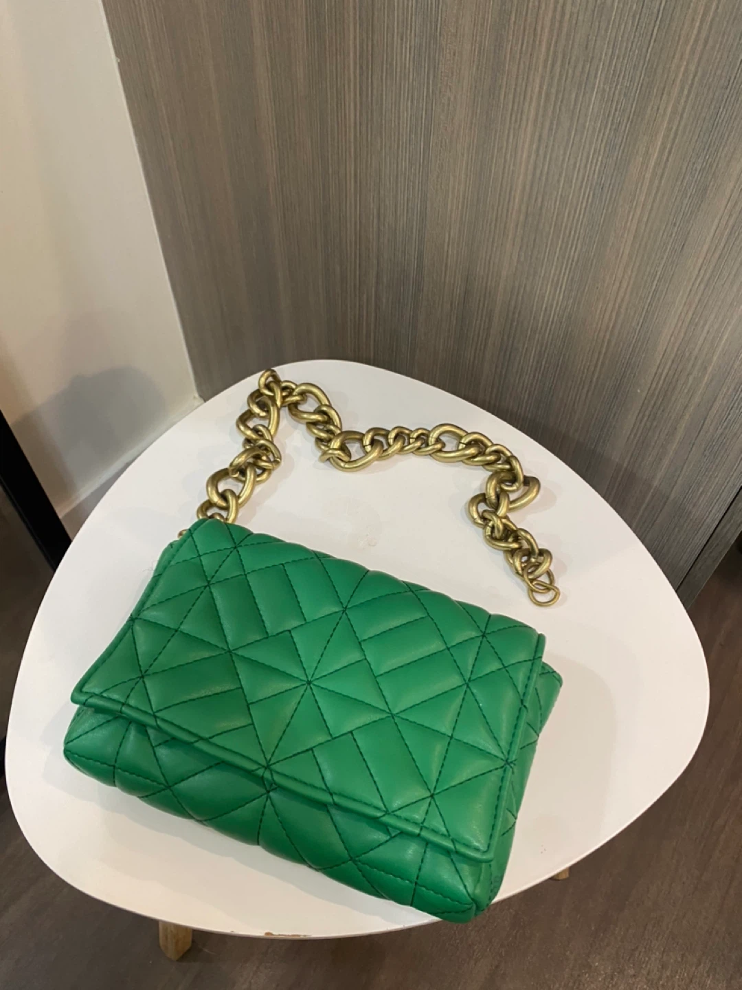 Green Quilted Handbag with Gold Chain - photo 2