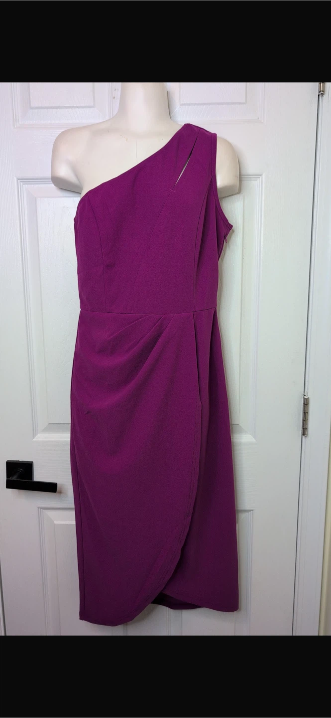 NEW Purple One-Shoulder Ruched Midi Dress – Size Medium 💜 - photo 4