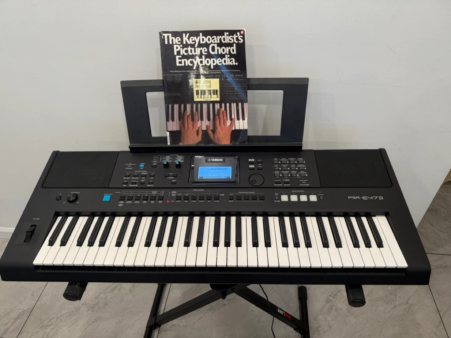 Yamaha PSR-E473 Keyboard with Stand and Gig Bag