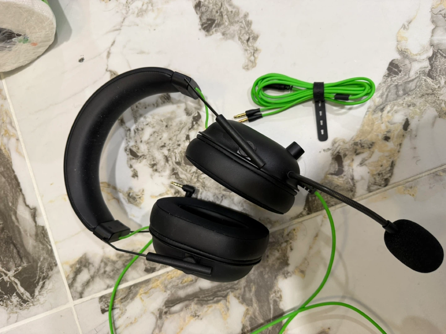 Razer BlackShark V2 X Gaming Headset – Brand New, 2 Weeks Old - photo 2