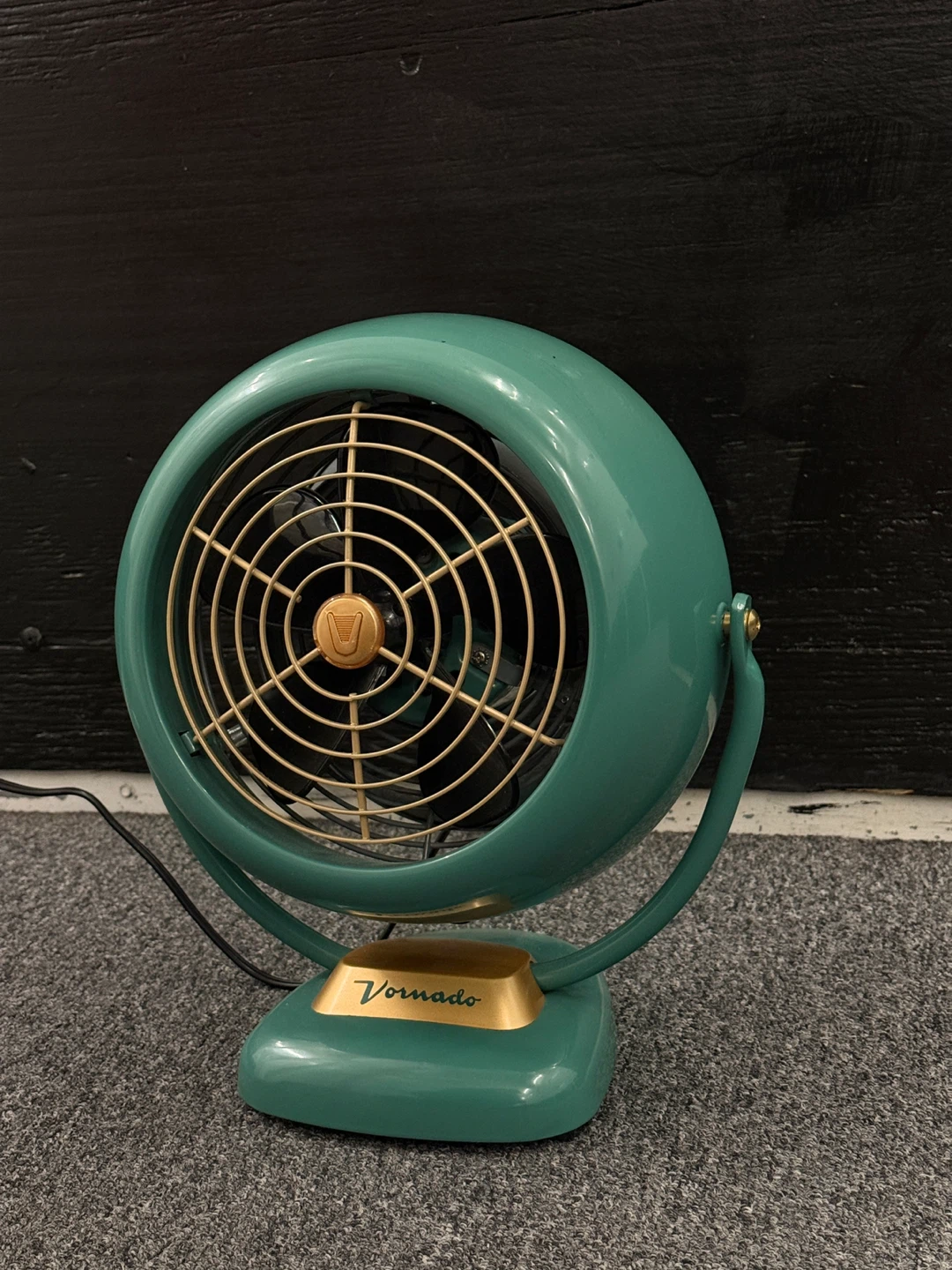 Vornado "Vornado" Vintage Desk Fan - Teal