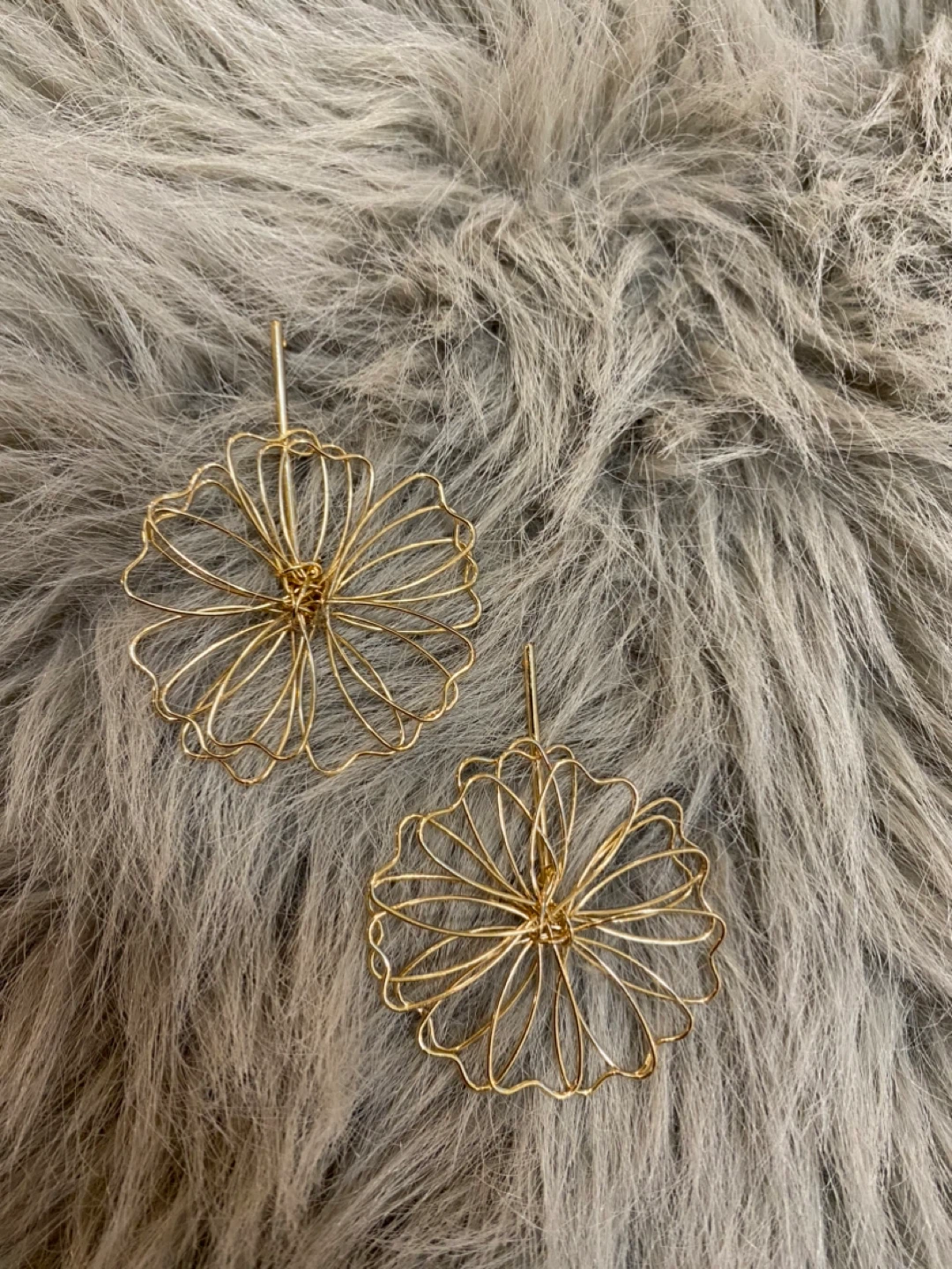 Gold Flower Wire Drop Earrings - photo 2