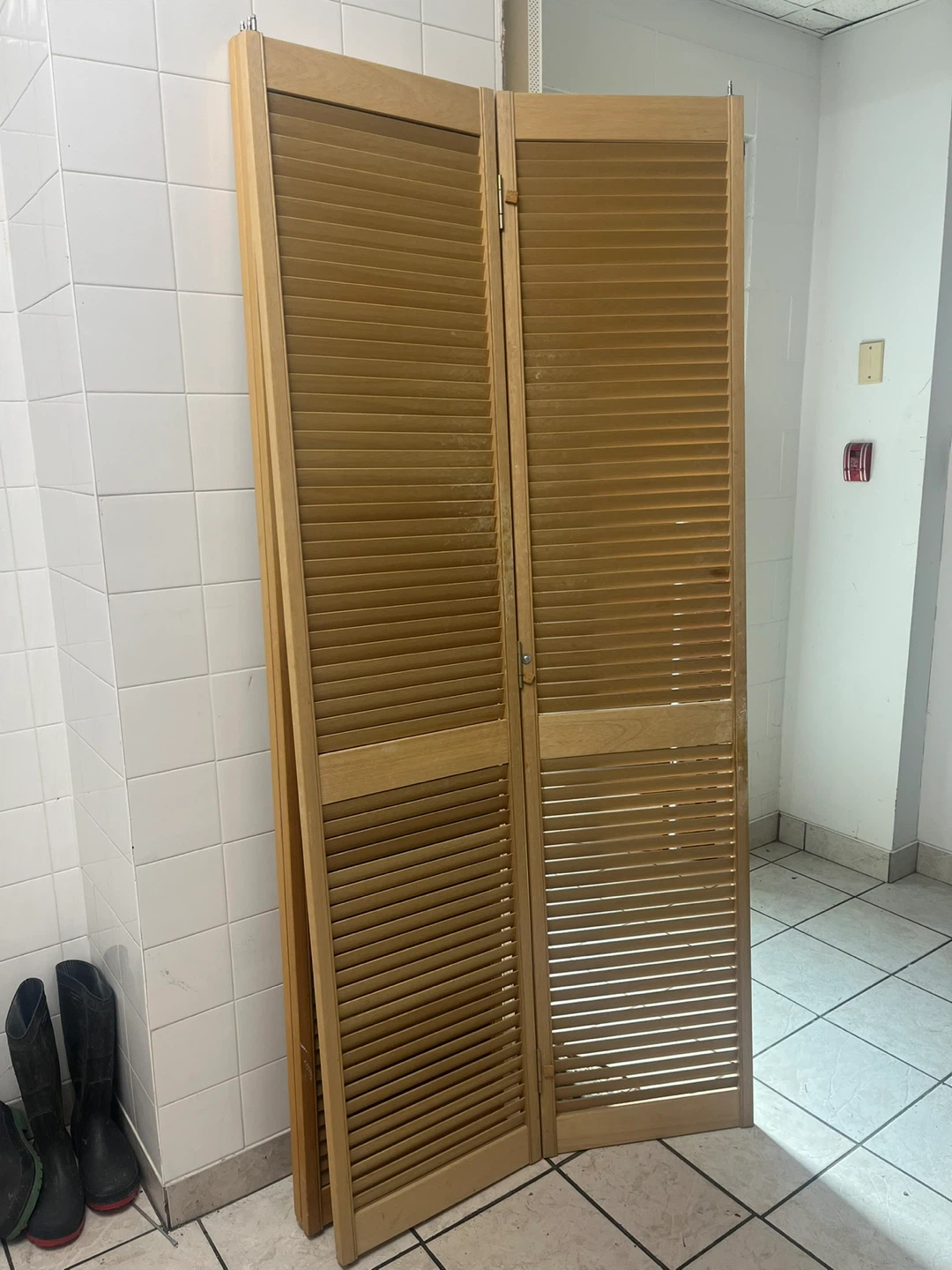 2 Wooden Bi-Fold Louvered Doors