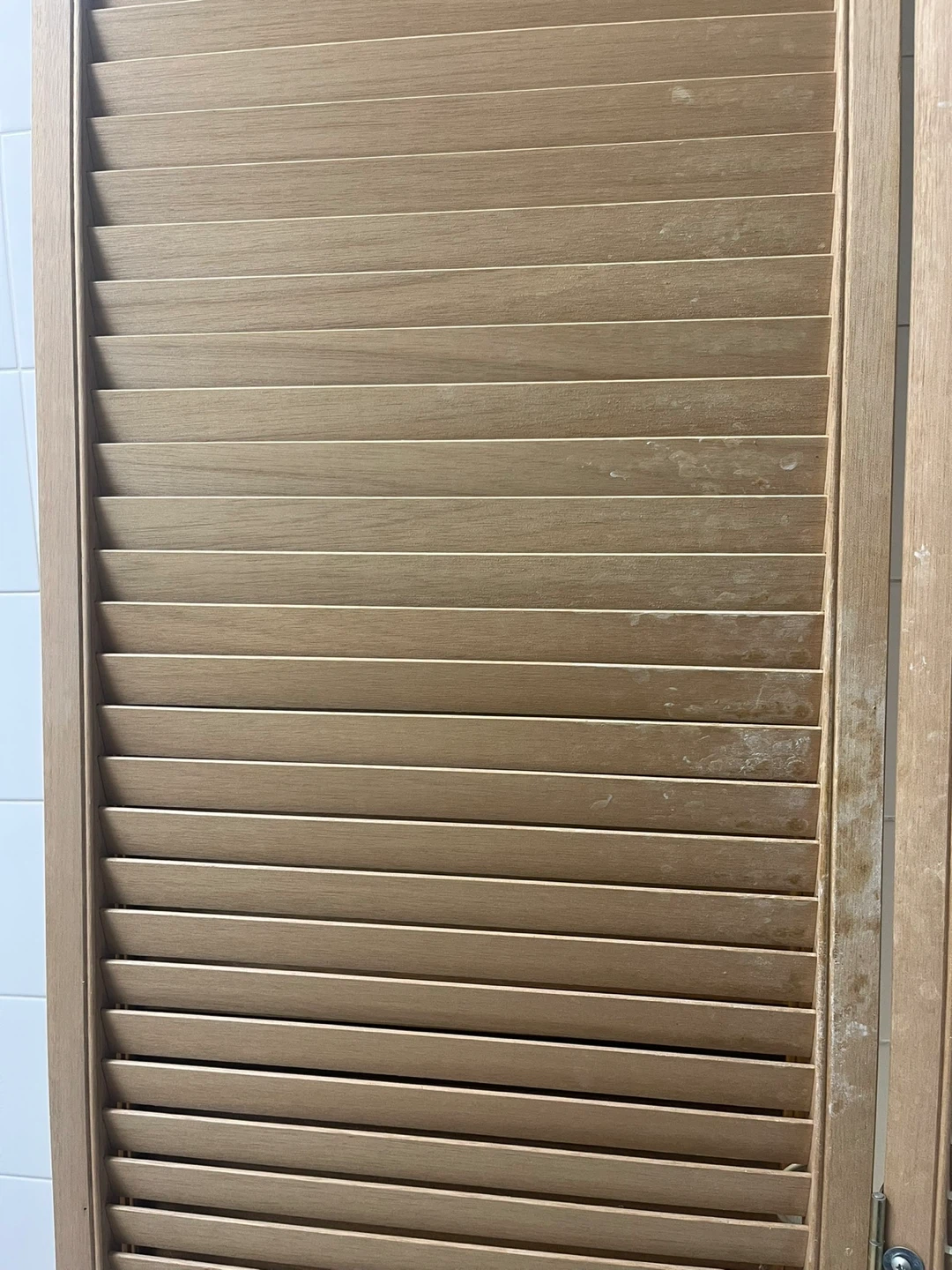 2 Wooden Bi-Fold Louvered Doors - photo 3