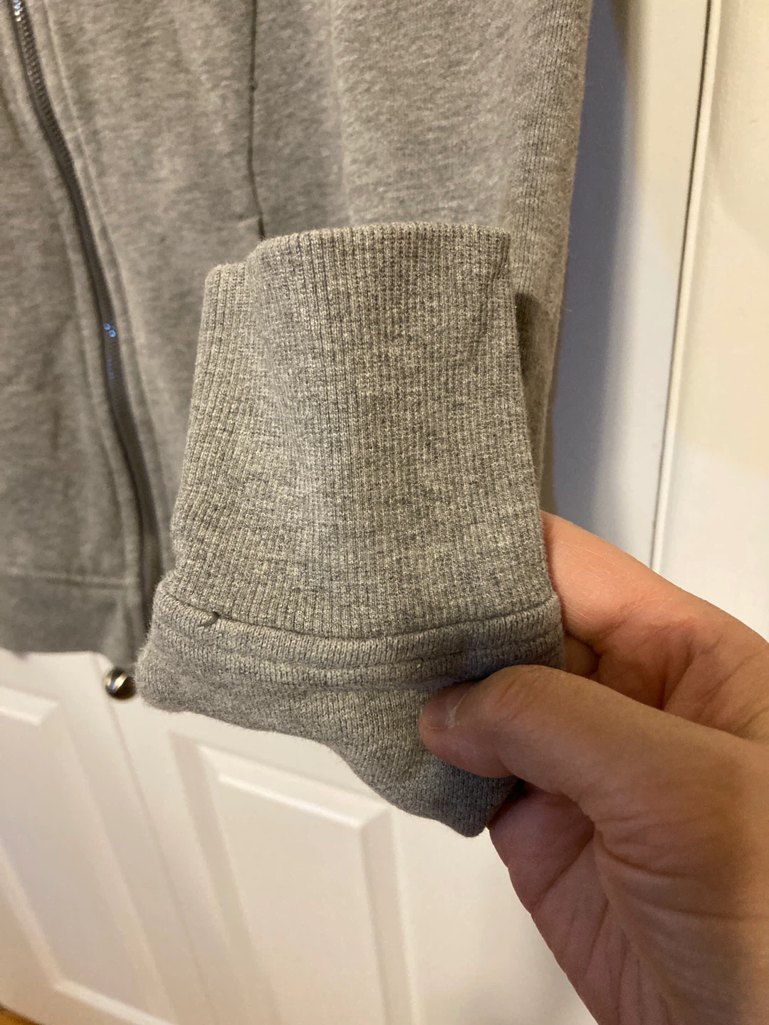 Lululemon Scuba Grey Zip-Up Hoodie with Thumbholes - photo 4