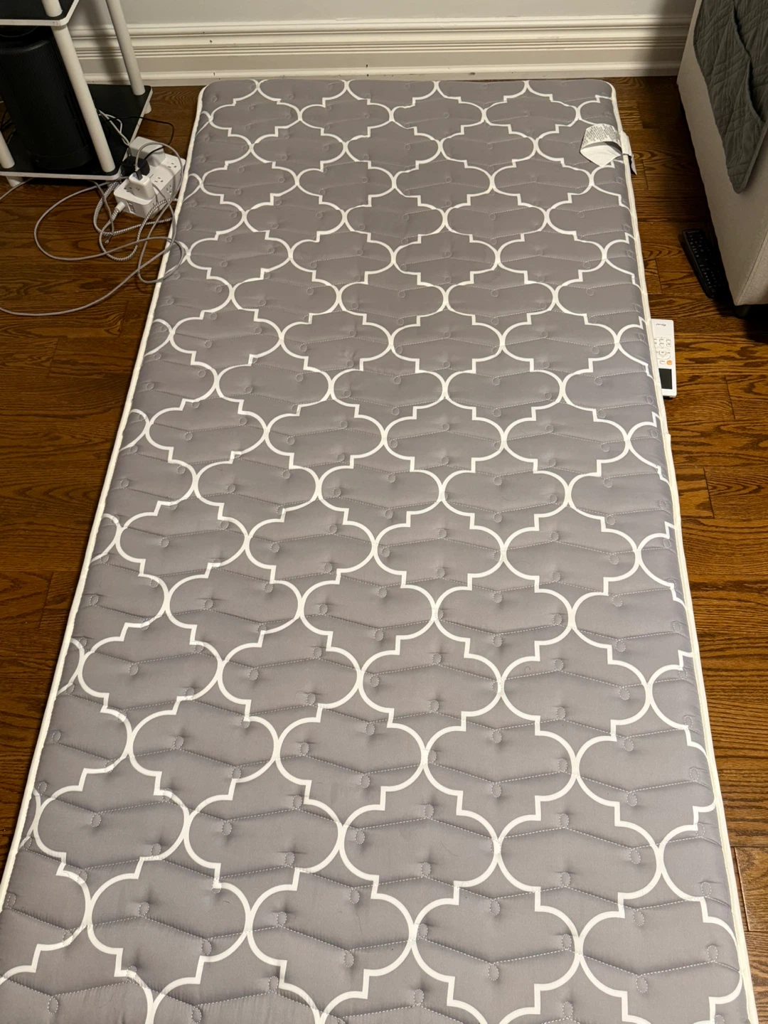 Vibe Bear Japanese Futon Floor Mattress Twin – Like New - photo 2