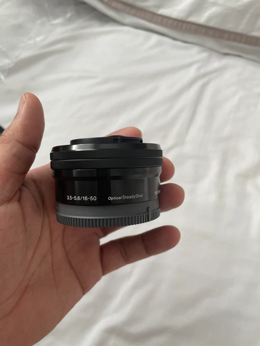 Sony 3.5-5.6/16-50 Optical SteadyShot Lens