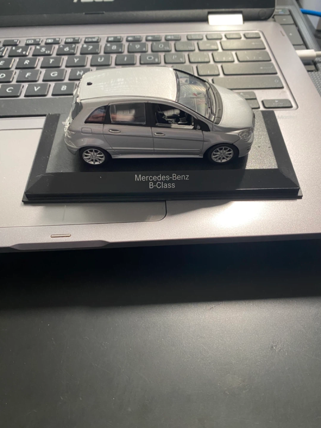 Mercedes-Benz B-Class Model Car - photo 2