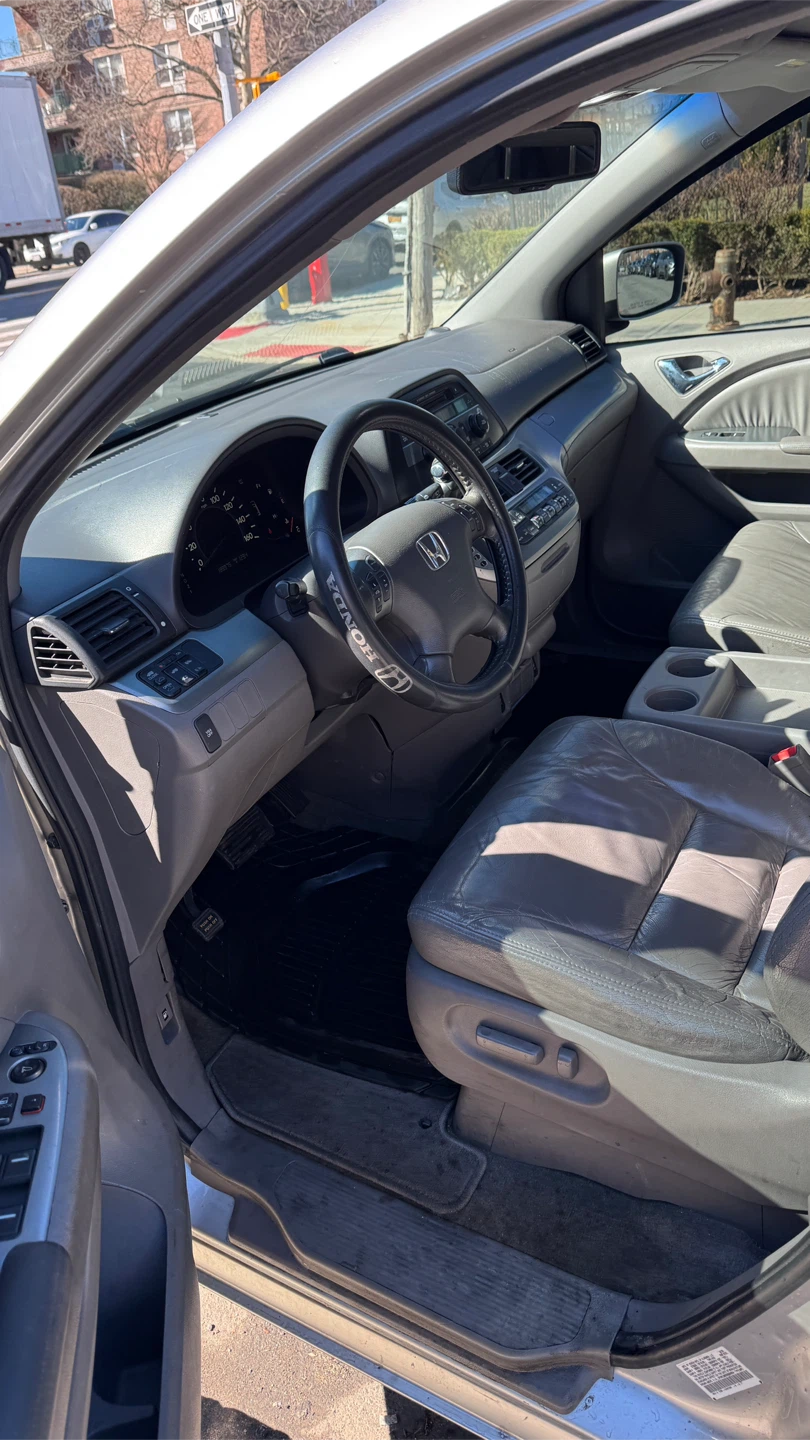 2008 Honda Odyssey - photo 4