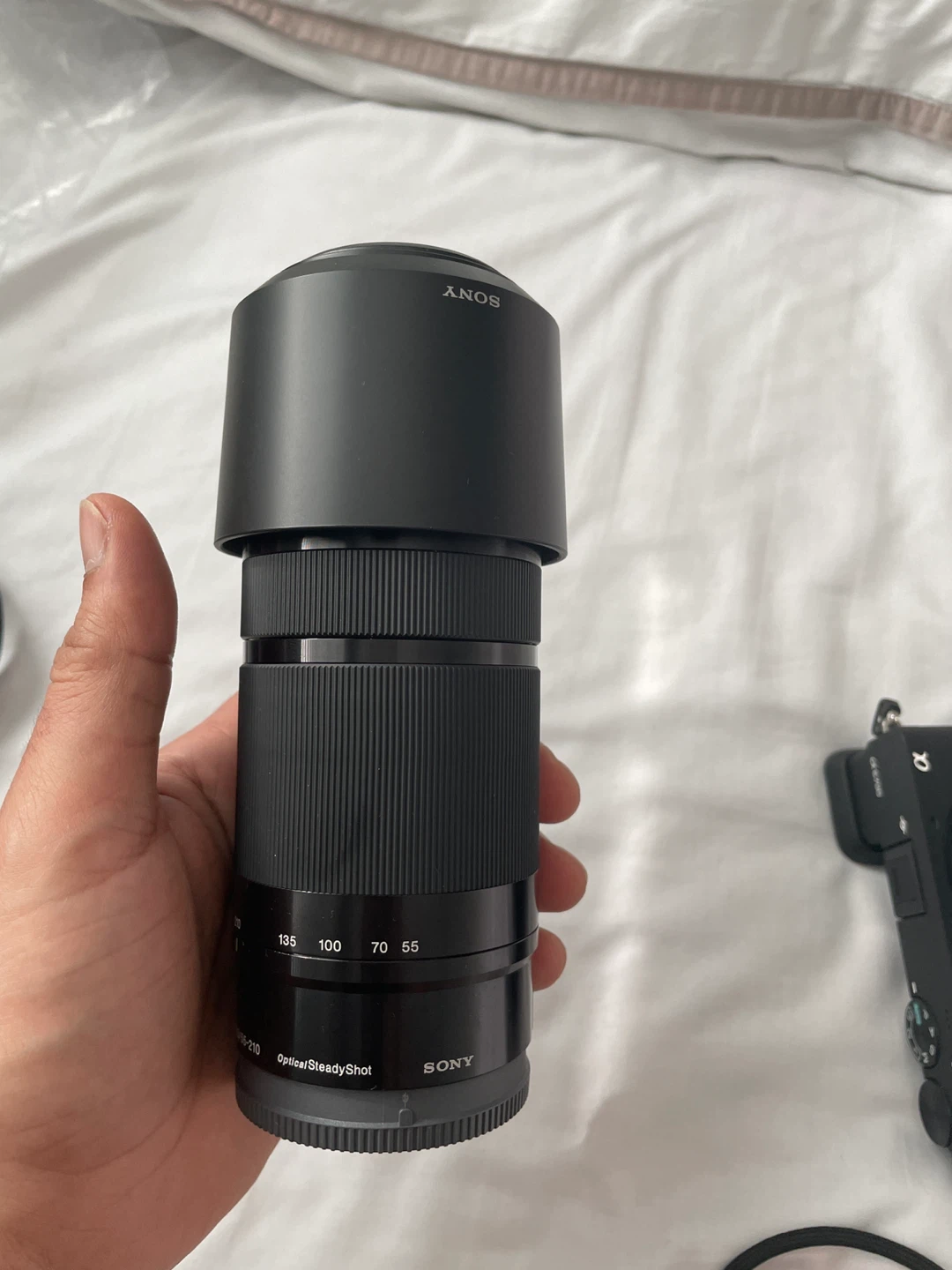 Sony E-mount 4.5-6.3/55-210 OSS Lens - photo 5