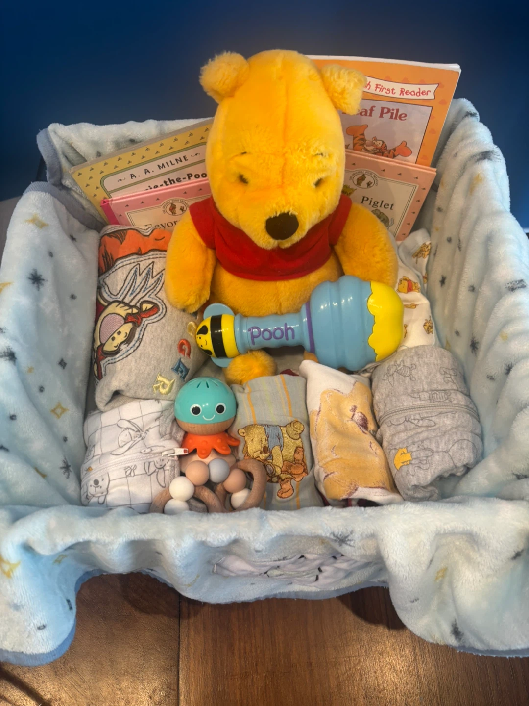Winnie the Pooh Baby Gift Basket - photo 4