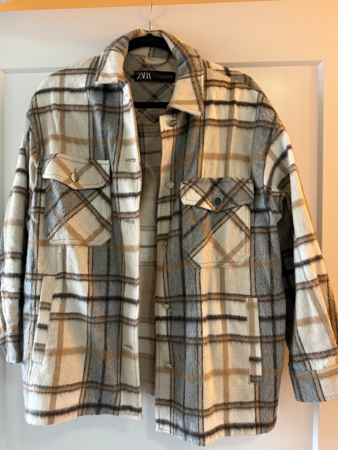 ZARA women’s Plaid Overshirt Jacket  size s- Beige/Grey
