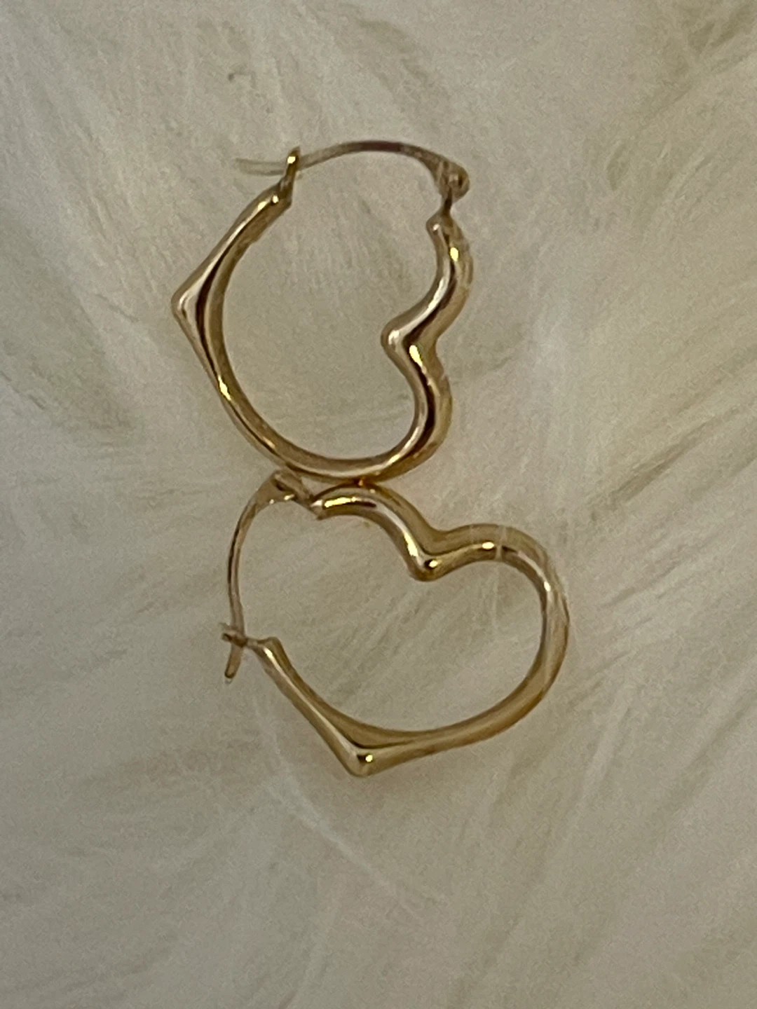 Vintage 10 Karat Yellow Gold Open Heart Hoop Earrings - photo 3