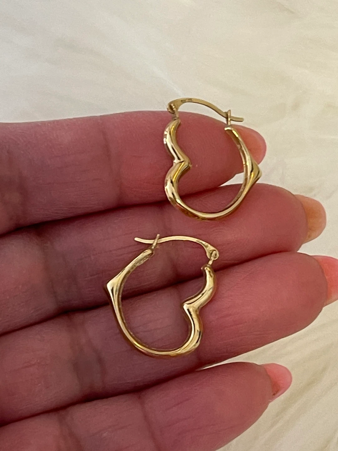 Vintage 10 Karat Yellow Gold Open Heart Hoop Earrings - photo 2