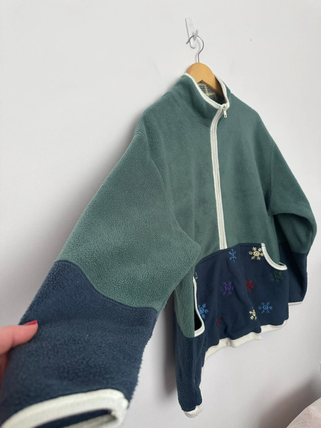 Vintage East West Fleece Jacket with Snowflake Embroidery - photo 4