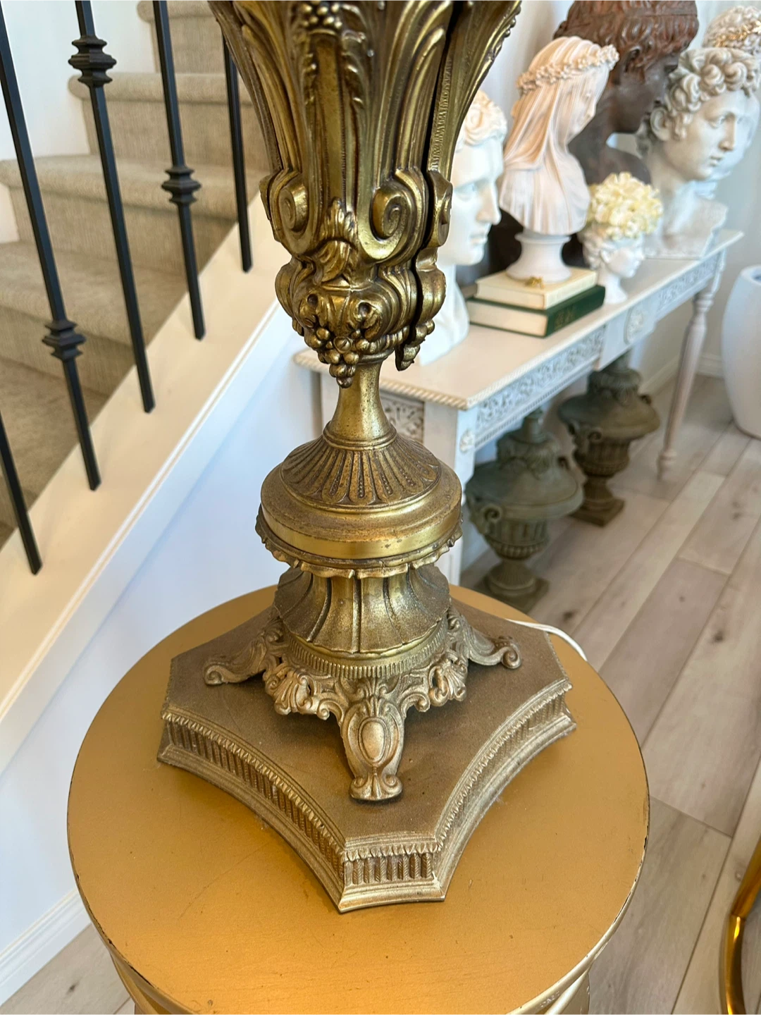 Ornate Gold Cherub Candelabra Table Lamp - photo 5