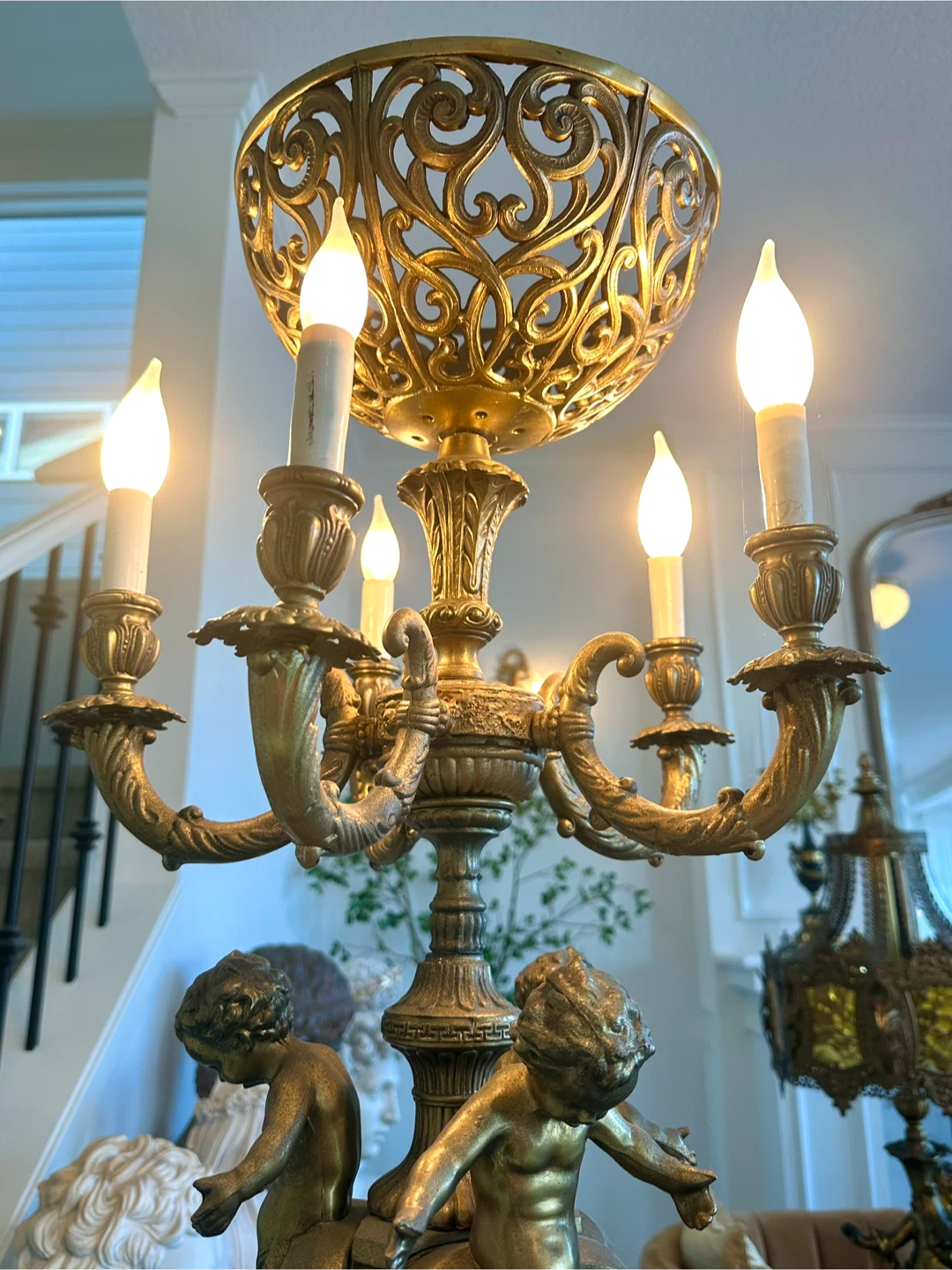 Ornate Gold Cherub Candelabra Table Lamp - photo 4