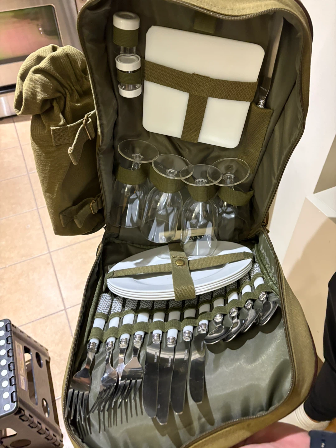 Brand New Green Insulated Picnic Backpack - photo 3