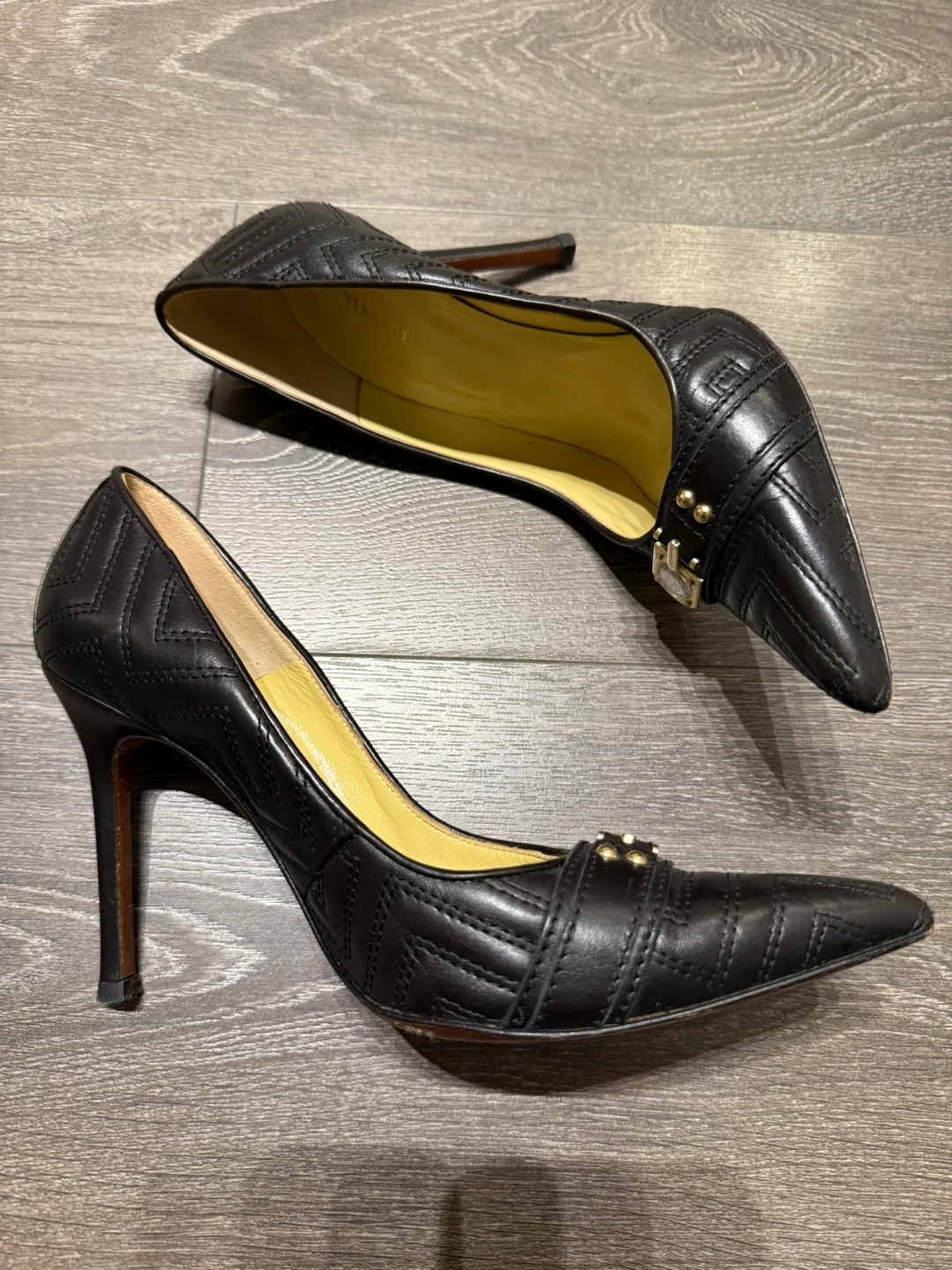 Versace Black Leather Heels - Size 38.5 made in Italy - photo 2