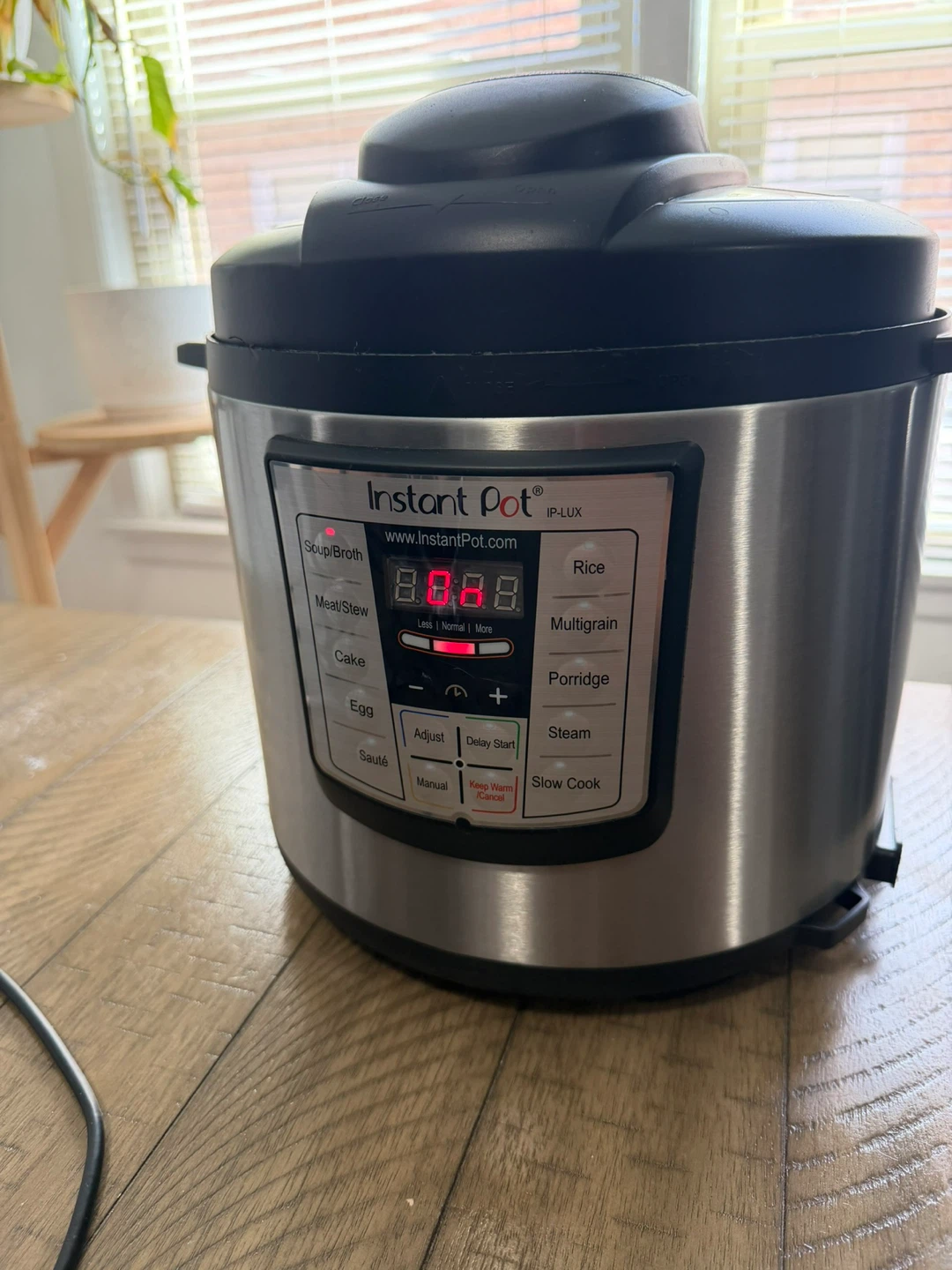 Instant Pot Duo 7-in-1 Electric Pressure Cooker