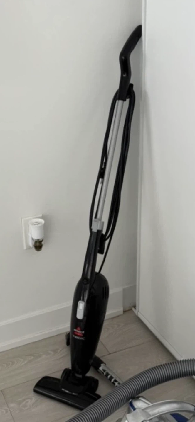 Bissell  Vacuum Cleaner